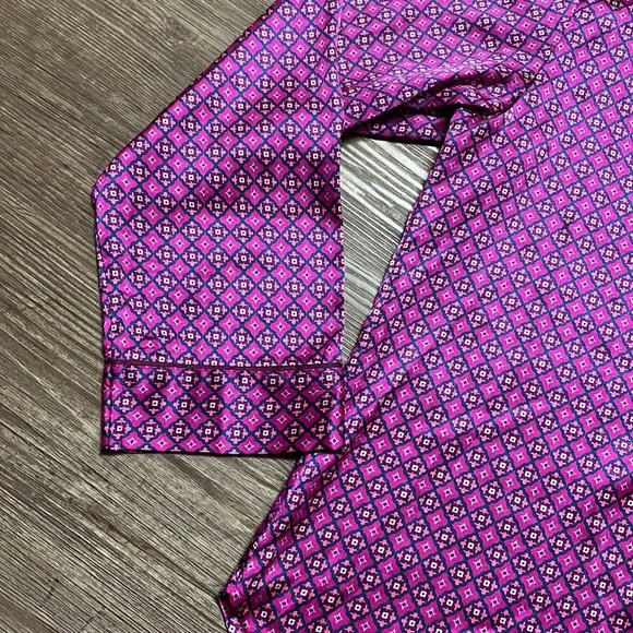 🔴Victoria’s Secret Satin Shirt - Picture 6 of 7